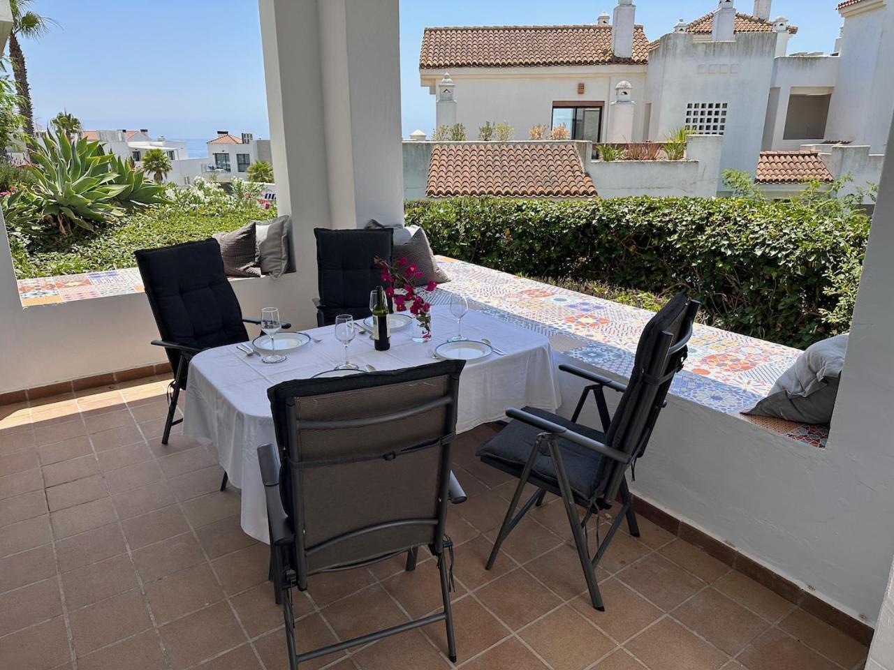 Quiet Family Apartment, 4 Pools, Close To The Beach And Golf, La Marina Alcaidesa 9 02 المظهر الخارجي الصورة