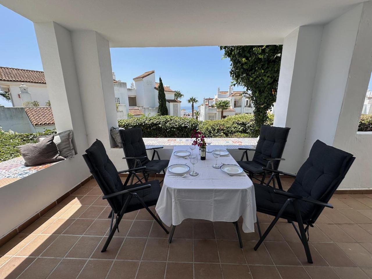 Quiet Family Apartment, 4 Pools, Close To The Beach And Golf, La Marina Alcaidesa 9 02 المظهر الخارجي الصورة