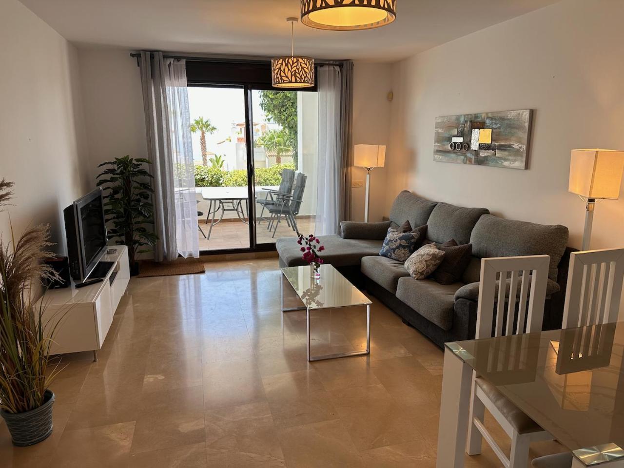 Quiet Family Apartment, 4 Pools, Close To The Beach And Golf, La Marina Alcaidesa 9 02 المظهر الخارجي الصورة