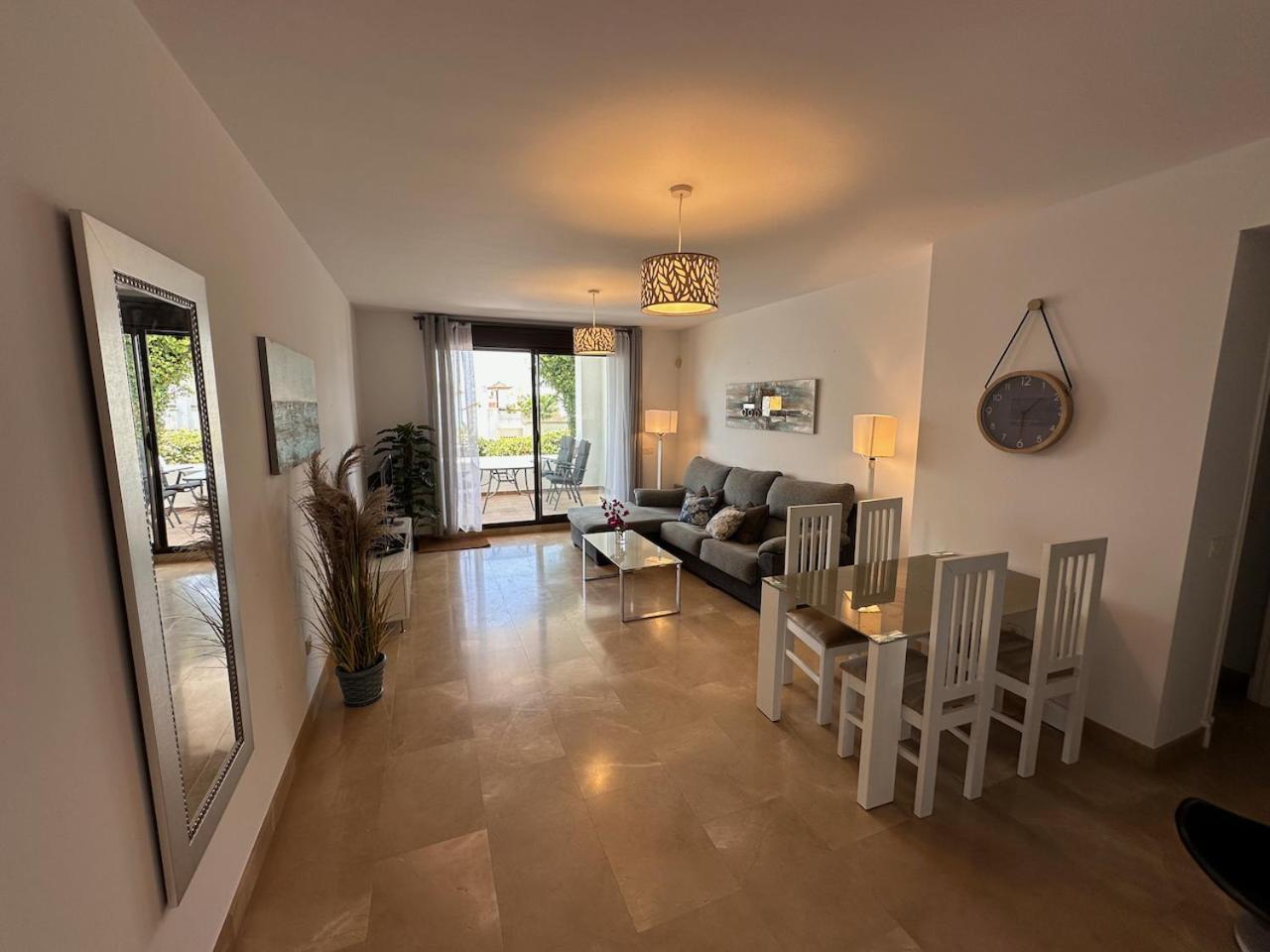 Quiet Family Apartment, 4 Pools, Close To The Beach And Golf, La Marina Alcaidesa 9 02 المظهر الخارجي الصورة